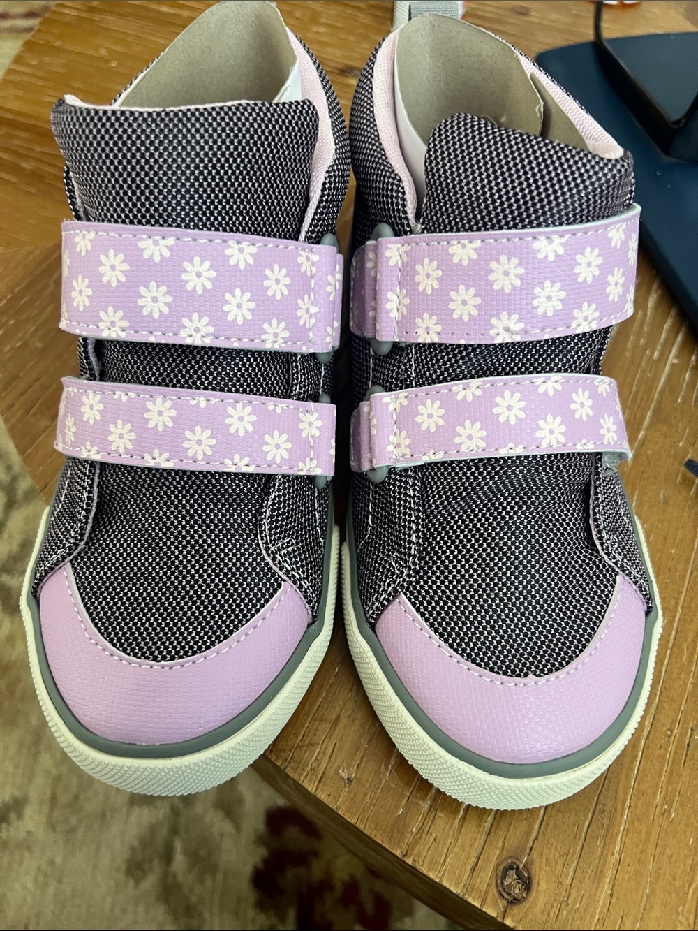 See Kai Run Sneakers size 1 y kids